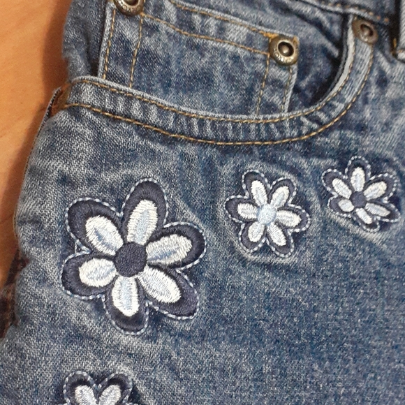 Denim shorts - Picture 2 of 3